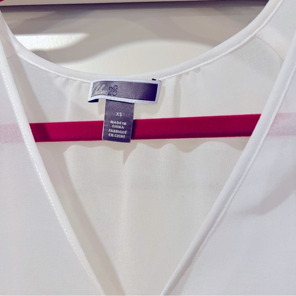 Chelsea28 Womens Blouse White Short Cap Sleeve V-Neck Sheer Pullover Size XS - Picture 2 of 4